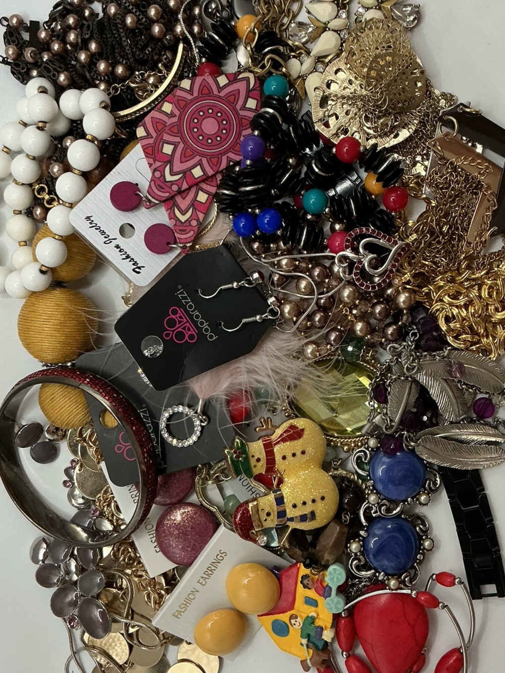 50 PIECE LOT NICE COSTUME JEWELRY WEARABLE, UNTANGLED, CONDITION, NO JUNK! - Picture 8 of 10